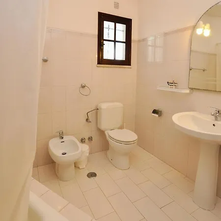 Casa Paulo - Great Location Дом отдыха Албуфейра